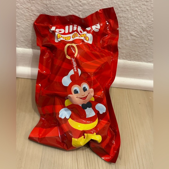 Jollibee Bag Charm Limited Edition Philippines Exclusive NEW SEALED - Picture 1 of 2